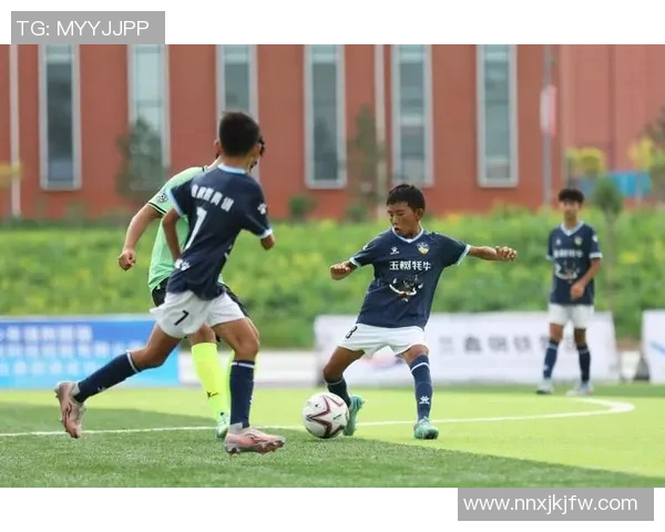 足球三剑客的传奇岁月与他们对足球的深刻影响